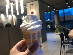 脆弱甜筒冰淇淋-麦当劳(展览路店)