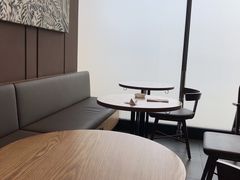 靠窗位-星巴克(成都东站店)