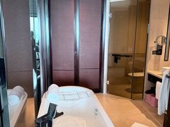 -三亚湾海居铂尔曼度假酒店