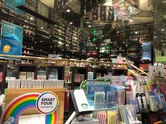 -钟书阁(群光广场店)