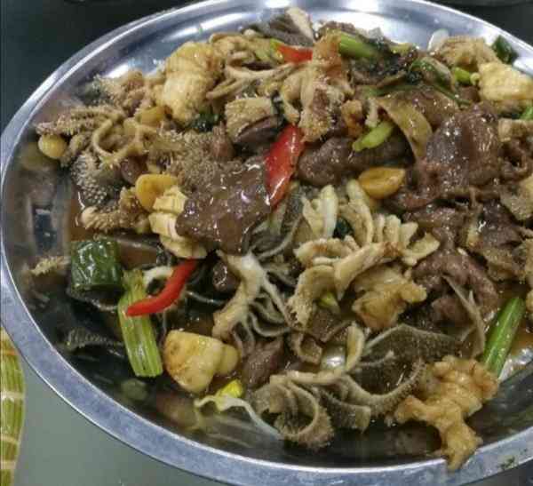 真好吃牛杂(白沙店)-"好热闹的一家店呀! 很多本地人呢 这边.