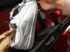 -NIKE上海青浦换季优惠店