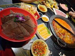 -宽板凳老灶火锅(台湾街店)
