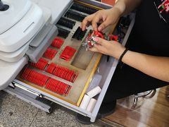 -三叶眼镜城批发市场(上海火车站店)