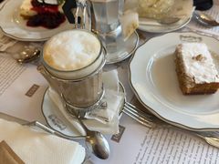 -Majestic Café