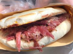 特色腊牛肉夹馍-老马家马蓉蛋菜夹馍·腊牛肉夹馍(回民街店)