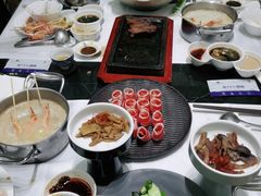 -红鼎豆捞·非遗鲍皇汤火锅(宝丰路店)