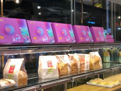 面包甜点陈列柜-华丰贺氏(福新西路店)
