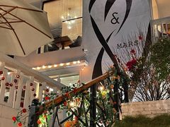 -Mark&Mars Restaurant