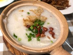 荔湾艇仔粥-新大咀港式茶餐厅(宝山万达店)