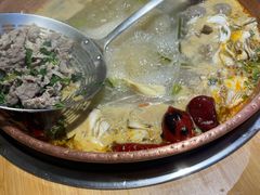 -洱火云南酸菜牛肉火锅(石景山当代商城店)