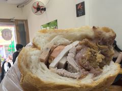 -Bánh Mì Huynh Hoa