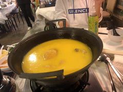 -鲜入围煮花胶鸡海鲜火锅