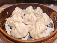 -莱莱小笼·乔艾