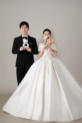 -雪中彩影婚纱摄影·微光艺术中心