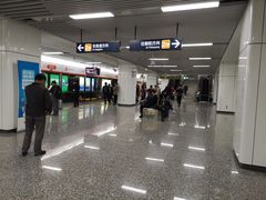 -盈丰路(地铁站)