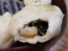 鲜虾韭菜三鲜包-草包包子铺(宽厚里店)