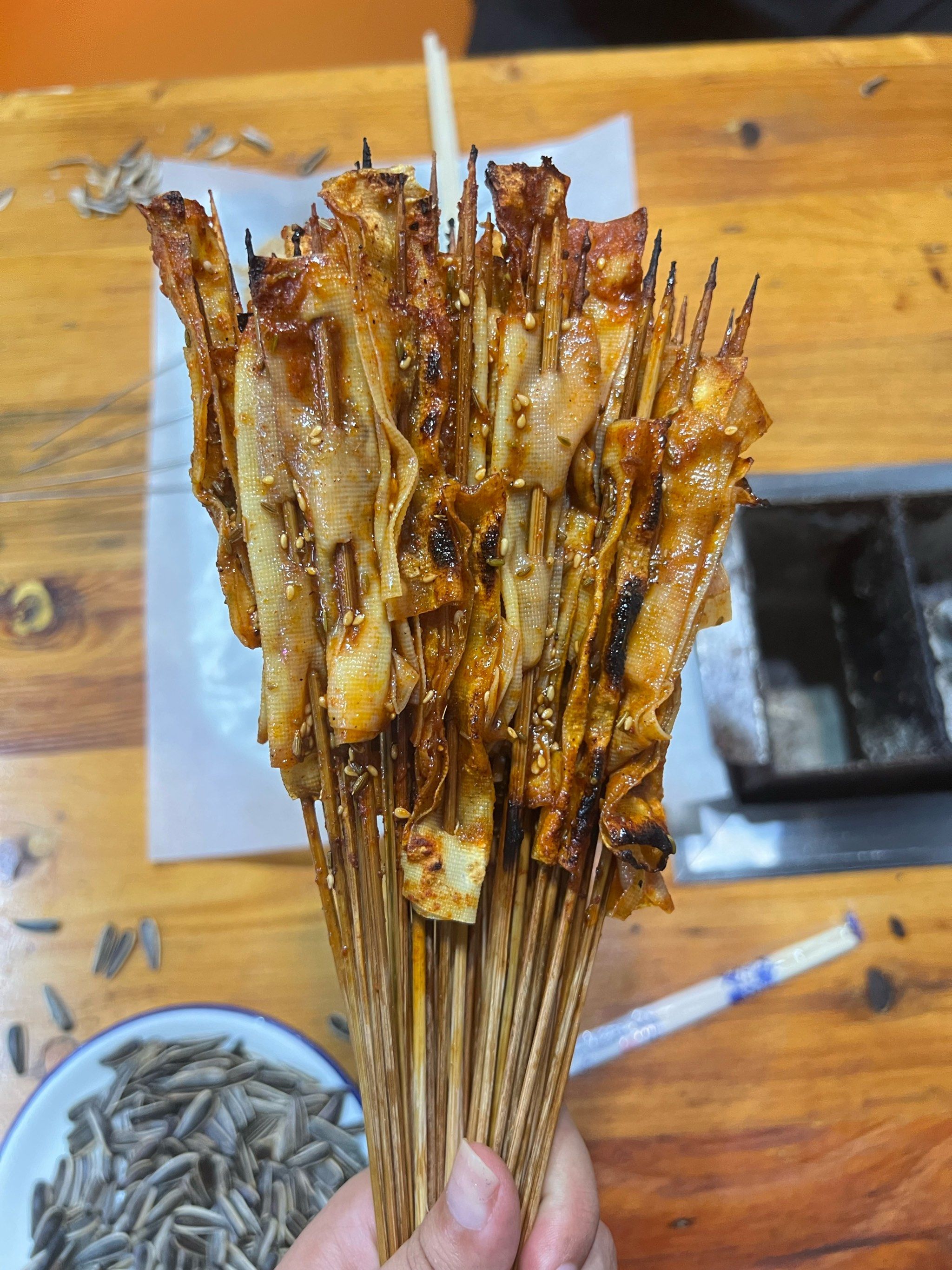 你敢相信这把干豆腐串只要6块钱❗