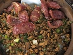 鹅乸腊肠煲仔饭-阳江河堤老牌曾记美食