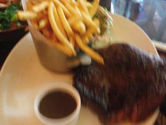 -db Bistro & Oyster Bar by Daniel Boulud(滨海湾金沙店)