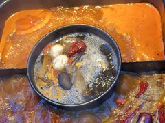 -老牌坊云南鱼豆花火锅(哈西万达店)