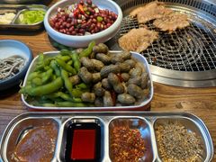 -明洞阿姨·韩式酱蟹烤肉·创意料理(三元桥店)