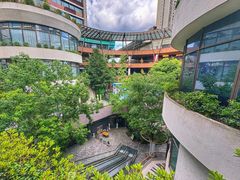-瑞虹新天地月亮湾