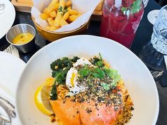 烟熏三文鱼配辣泡菜炒饭-gaga(深圳福田星河COCO Park店)