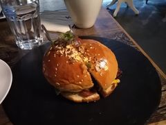 -HIGH FIVE哈福手工汉堡(桂林路店)