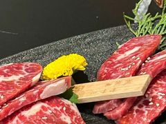 -山川小町·极番烧肉(新地假日广场店)