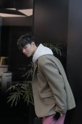 -一家只做男发烫染的店