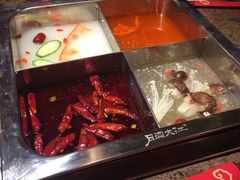 -月满大江经典火锅(任城路店)