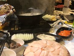 -鲜入围煮花胶鸡海鲜火锅