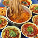 马路边边 | 一口回到小时候的串串香