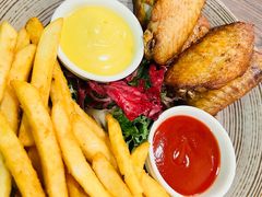 香炸鸡翅配薯条-Money Shops(愚园路店)