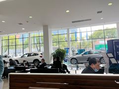 -上海宝信宝马4S店