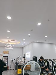 -藤野造型烫染·漂发