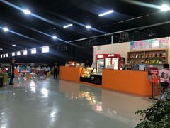 -嘿哟动霸CHUA·新潮玩运动娱乐中心·蹦床滑冰团建乐园