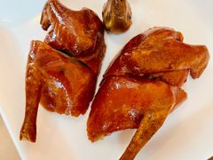脆皮乳鸽-利苑酒家(合景国际金融广场店)
