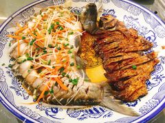 -梓檚中餐厅湖北菜小龙虾武昌鱼排骨藕汤(黄鹤楼店)