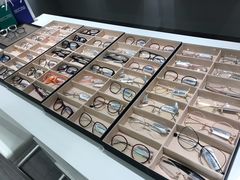 -目艮眼镜SHOWROOM(品牌集合店)