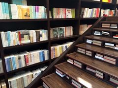 iphone_upload_pic-钟书阁(松江泰晤士小镇店)