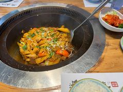 -山河屯铁锅炖·非遗东北菜(南山店)