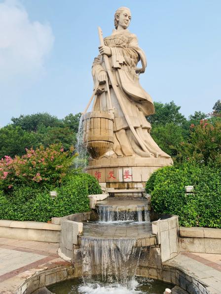 好气派的文姜公园早晨空气清新