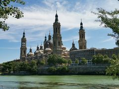 -皮拉尔圣母圣殿主教座堂