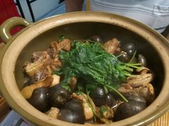 田螺鸡煲-食爺炭炉鸡煲·烧烤