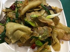 腊肉炒豆丝-小民大排档(马场角横路店)