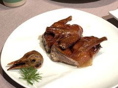 脆皮乳鸽-新荣记(BFC外滩金融中心店)