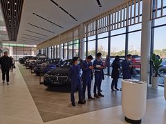 -上海宝宁宝马4S店