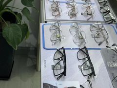 -视野联行眼镜蔡司·依视路官方授权店(顺城店)